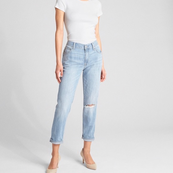 GAP Wearlight Mid Rise Best Girlfriend Jeans - Picture 3 of 6